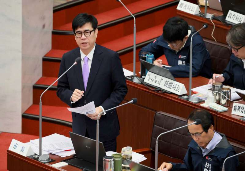 東高雄設置銀髮人才服務據點 陳其邁責成勞工局媒合人力順應產業發展