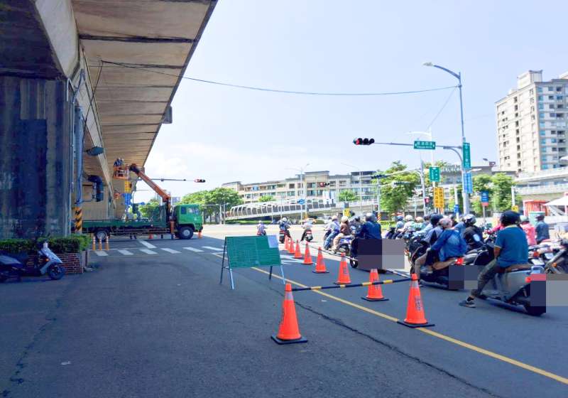 高市中山三路、凱旋四路線路遷改 部分路口交通號誌暫時運作