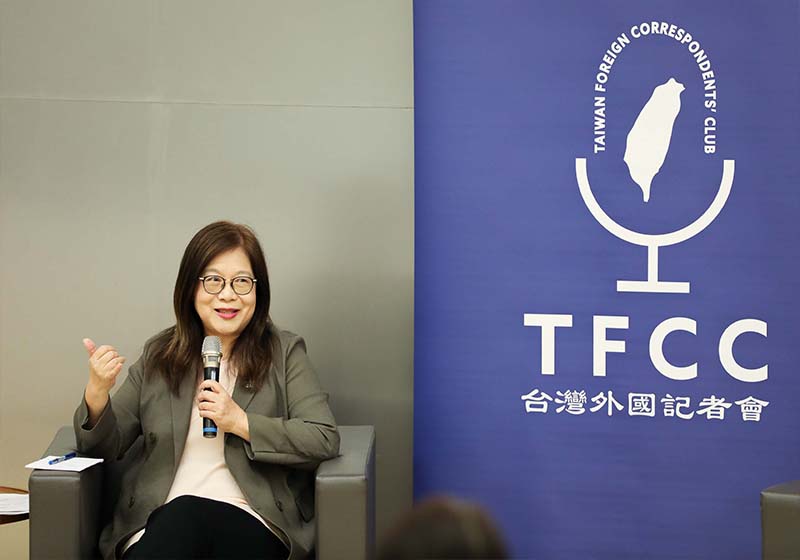 海委會首與外媒交流 主委管碧玲重申台灣海洋治理戰略角色