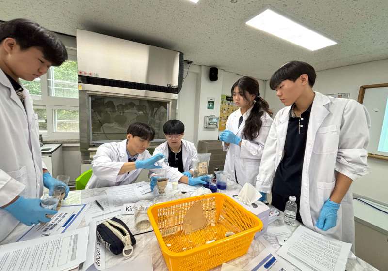 高市小港高中訪姐妹校韓國首爾世宗高中 共學課程體驗社團入住接待家庭國際交流