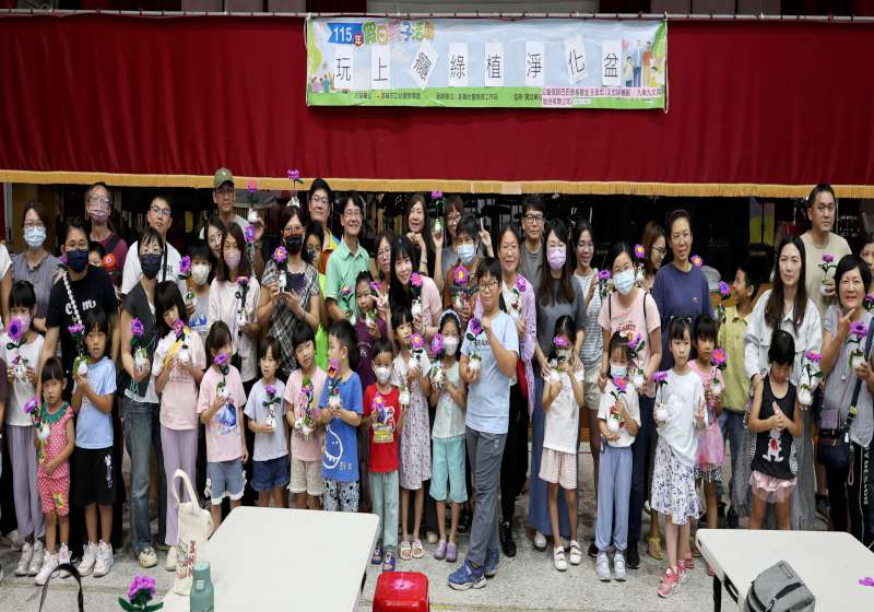 高市社教館邀李月琴前進仁武區八卦國小 指導親子創作綠植淨化盆