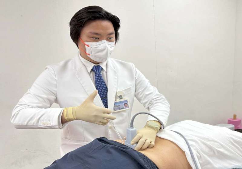 越南籍移工長期粗活致椎間盤突出 小港醫院超音波導引椎間盤內注射術改善