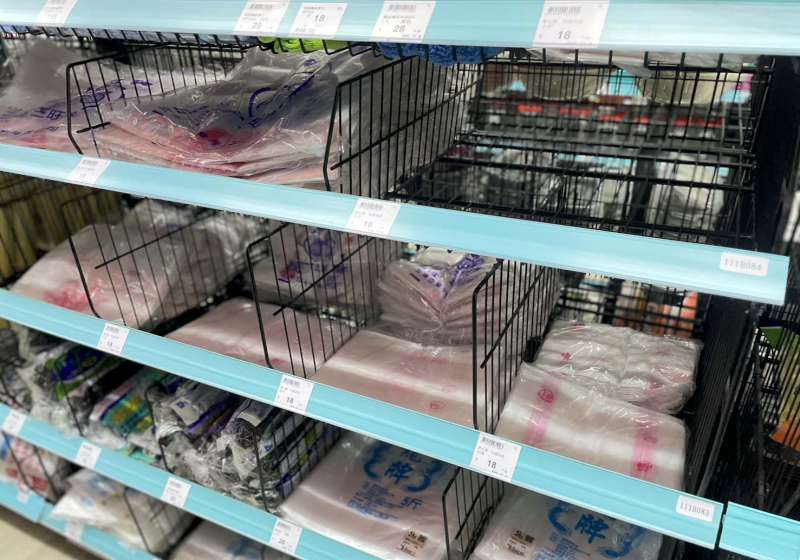 中東戰事升溫全球能源石化原料價揚 振宇五金：加強宣導善用環保購物袋減量塑材