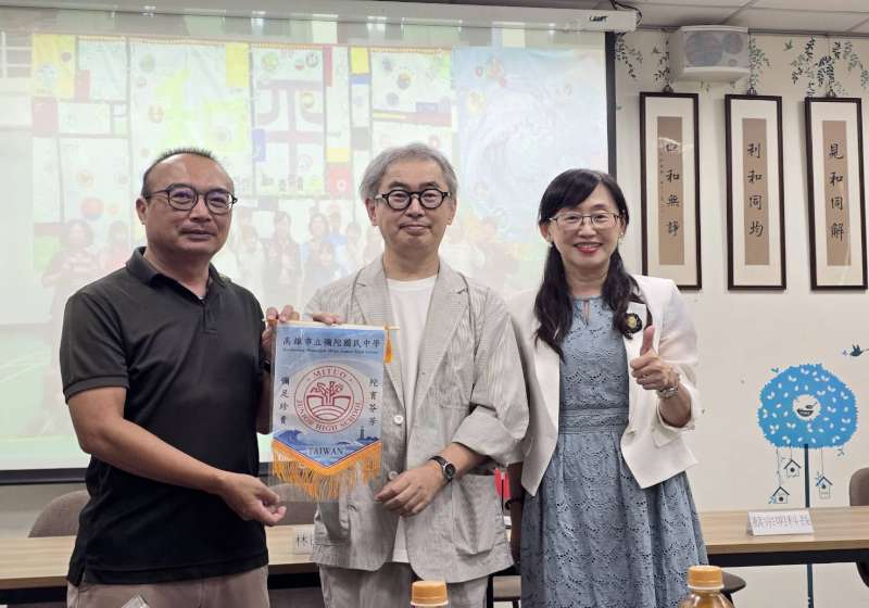 日本長崎縣國際格爾尼卡兒童和平紀念壁畫展團隊 訪高市彌陀國中