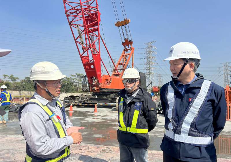 高市捷運局巡檢捷運建設聯開案工區 慰勉工程團隊辛勞要求安全第一