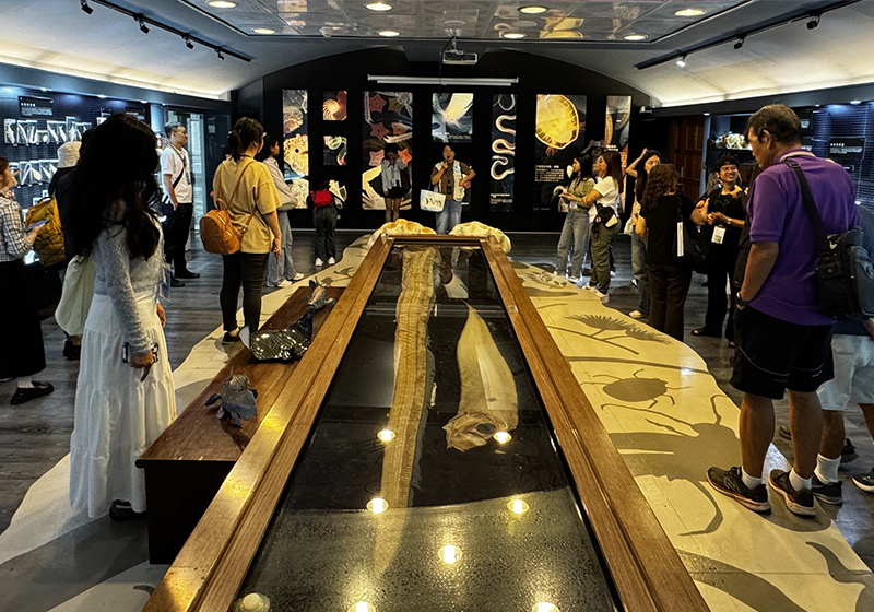 高大語文中心夏季華語班30名師生雙語觀光巴士代步 前進屏東體驗雙語交通旅遊