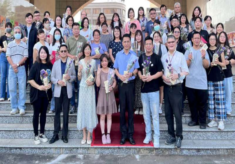 高市三信家商教師節系列活動學生邀師幸福集郵卡蓋章 感恩表揚大會壓軸登場