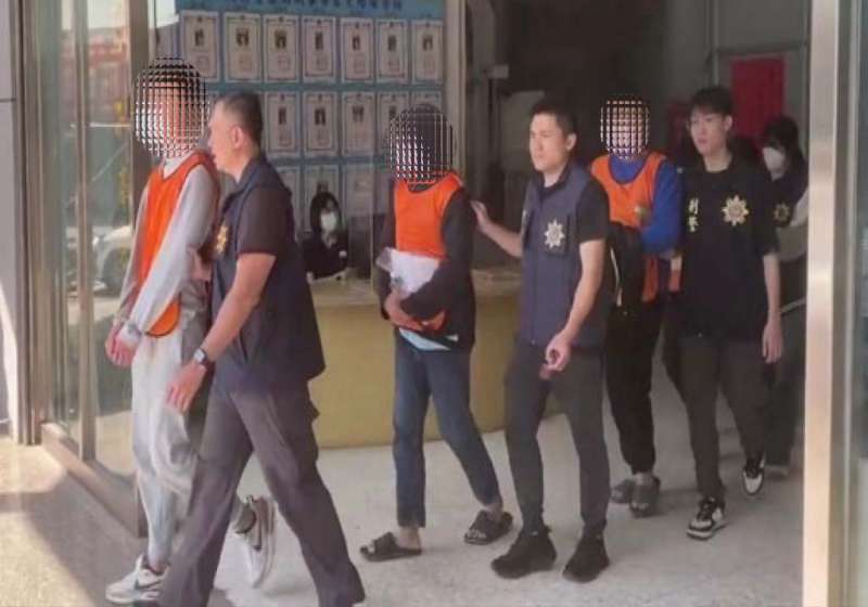 高市販毒集團郊區埋包呼叫小蜜蜂依座標取貨 刑大會同4單位逮5人扣證物送辦