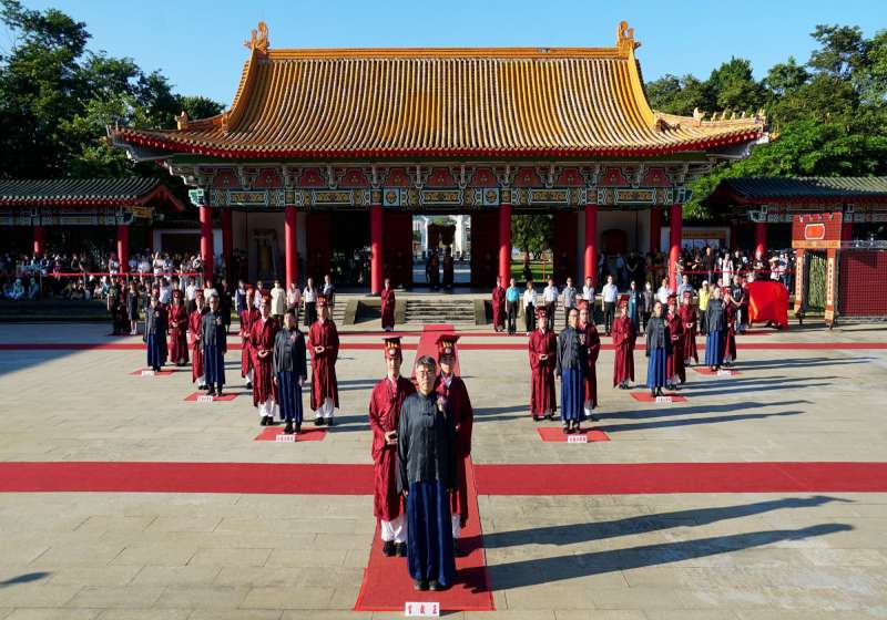 高史博歡慶教師節前進左營孔子廟釋奠 紀念至聖先師孔子2576週年誕辰