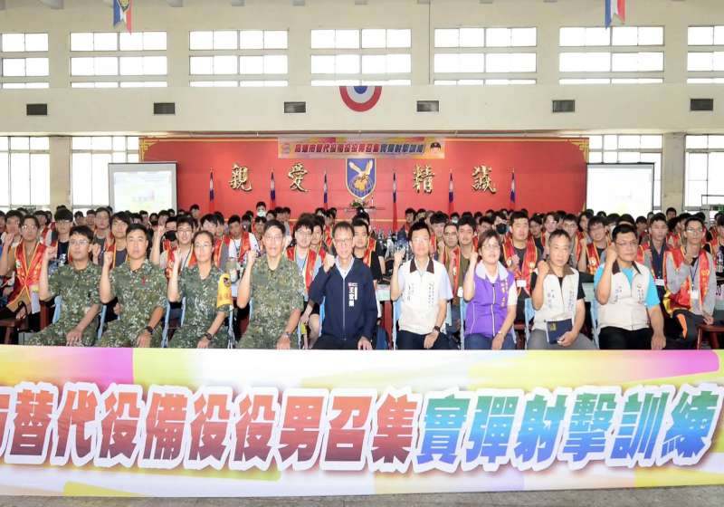 高市民政局召集600替代役男 分4天前進陸軍官校受訓實彈射擊 
