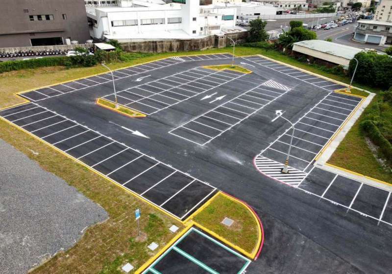 高市交通局左營文守、仁武高中停車場啟用 可容納302輛小型車