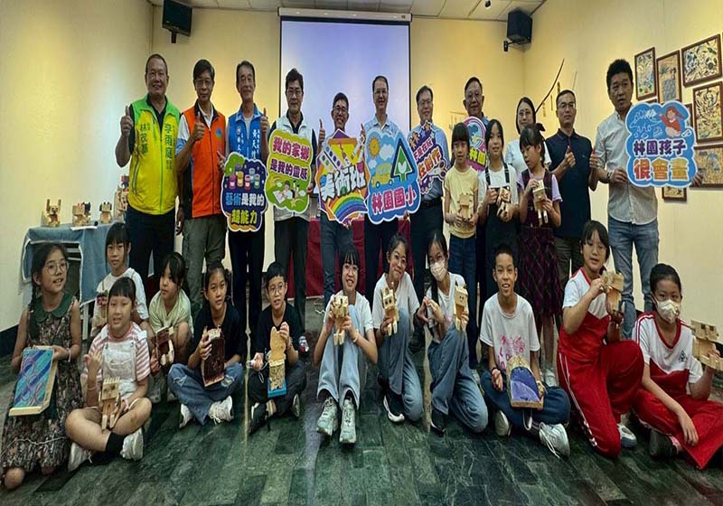 高市林園區林園國小美術班「來自土地的禮物」成果展 高市圖林園分館邀賞