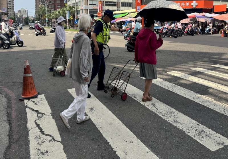 高市鳳山警四大面向提升見警率 加強執法宣導交安營造安心用路環境