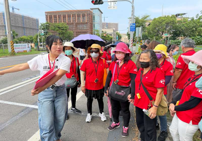 高市交通局攜手高市圖、路團 前進四地健檢街道提改善建議