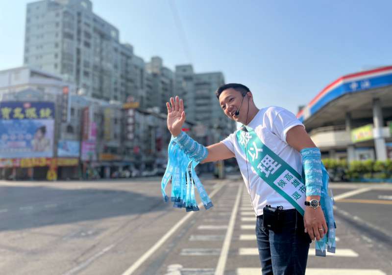 高雄「點子王」創意再出招！張以理長出「隆捲風翅膀」　盼高雄乘風而起、展翅高飛