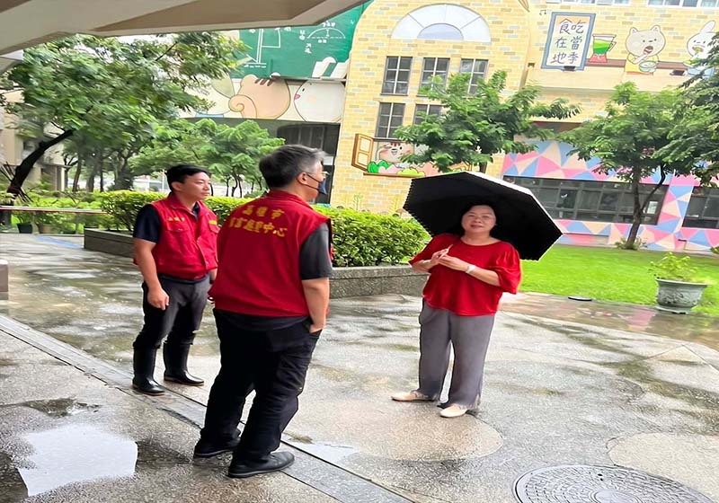 高市府訪視4高國中小豪雨受損情形 指示全力協助復原確保開學安全無虞