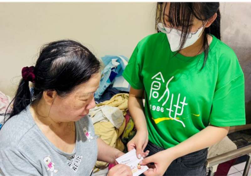 創世基金會高雄分會攜手知名連鎖便當店 邀各界送暖植物人病友家庭