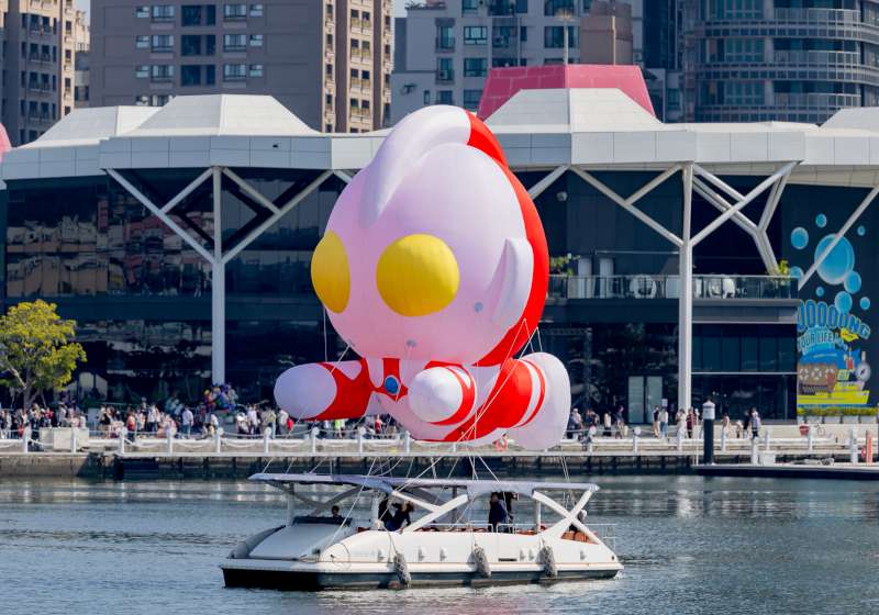 今年最夯！高雄冬日遊樂園 超萌英雄超人力霸王活動期間不定期驚喜領航愛河灣