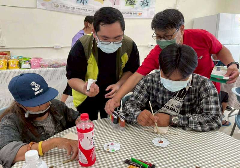 高市社會局三民街友中心端午同樂會 高雄漂泊中繼站複合型街友服務上路