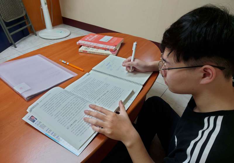 北家扶中心獎助大專院校弱勢生 每年需用1400萬元經費待各界行動支持